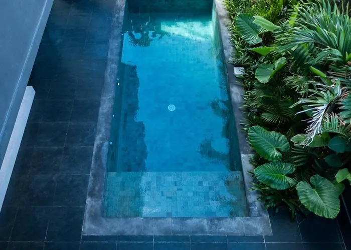 Villa The Bat Cave Dark Luxury, Cold Plunge & Sauna